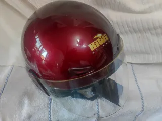 Casco de moto Kiwi con visera