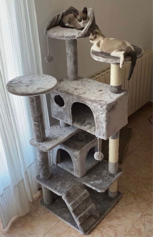 Árbol rascador grande para gatos