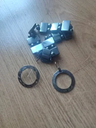 Pulsera y pendientes