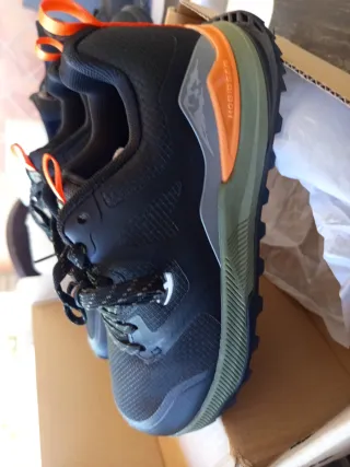 Zapatillas Hobibear Negras y Naranja