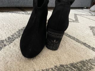 Botines negros tacón