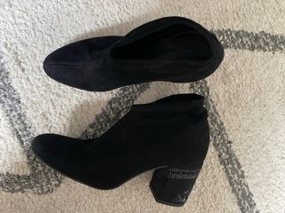 Botines negros tacón