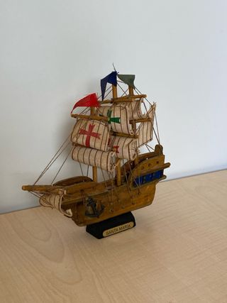 Conjunto figuras barcos decoración en madera