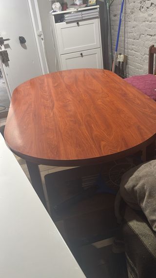 Mesa de comedor de madera