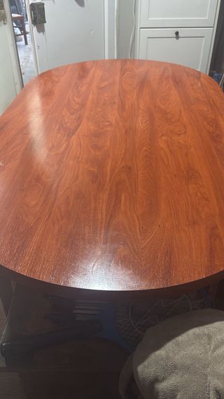 Mesa de comedor de madera