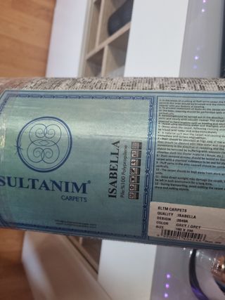 Alfombra beige y gris