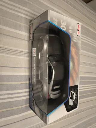 Coche Maisto 1:18 Nissan 350Z Nismo