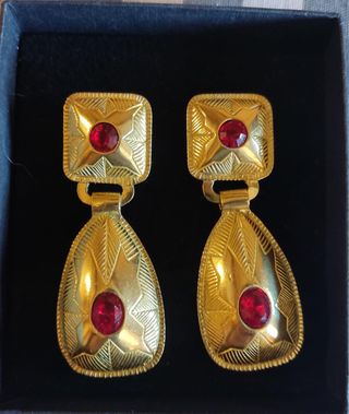 Pendientes Baturra Dorados con Piedra Roja
similor