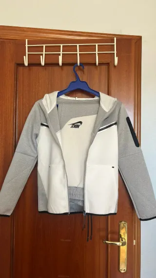 Chándal Nike Gris y Blanco