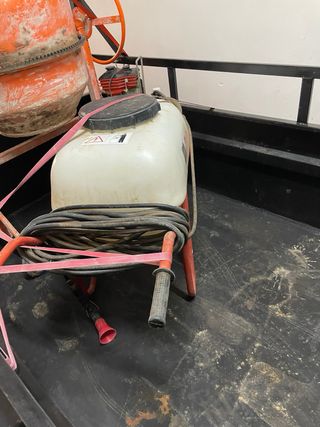 Hormigonera y sulfatadora de carretilla