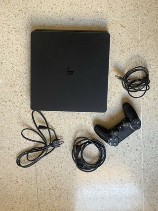 PS4 (PlayStation 4) Negra + Mando y Cables