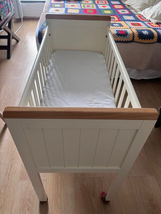 Minicuna madera con ruedas