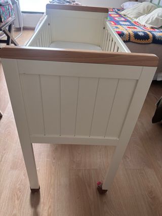 Minicuna madera con ruedas