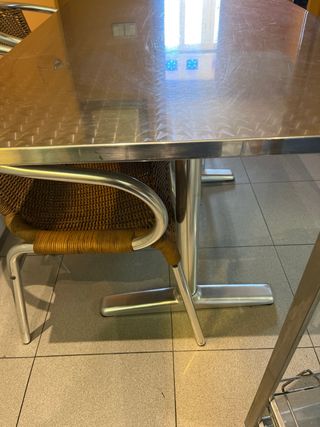 Mesa de cocina de acero inoxidable con 4 sillas