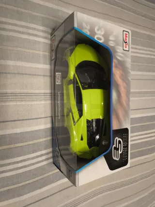 Coche Maisto 1:18 Lamborghini Revuelto