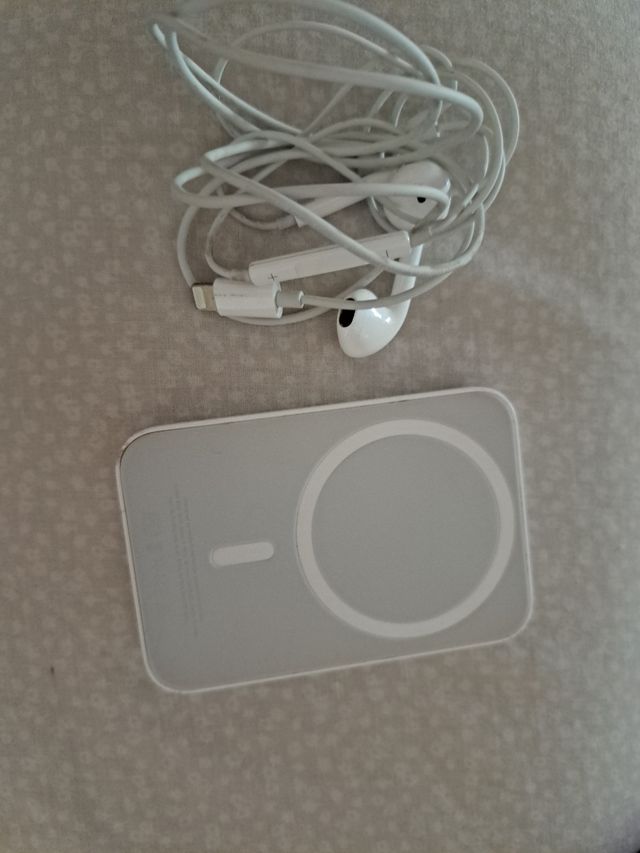 Batteria esterna MagSafe + cuffie