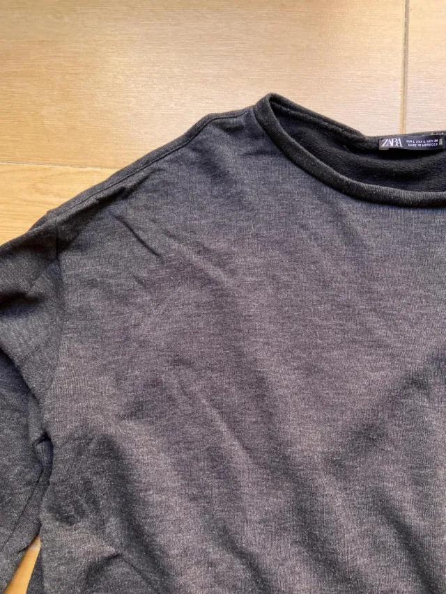 Sudadera Zara gris tejido fino