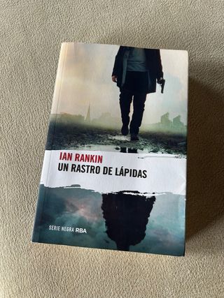 Un rastro de lápidas