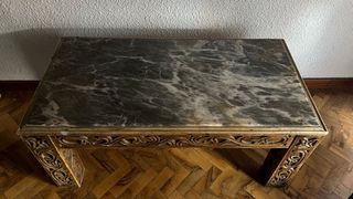Mesa auxiliar mármol y madera tallada