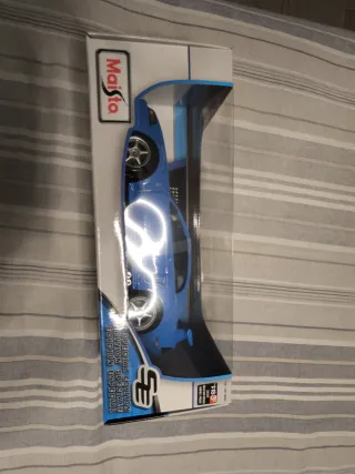Coche Maisto 1:18 Ford SVT Cobra R