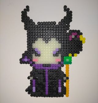 Figura Hama Bead Maléfica brilla en la oscuridad