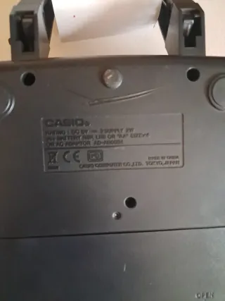 Calculadora Casio HR-150TEC con rollo