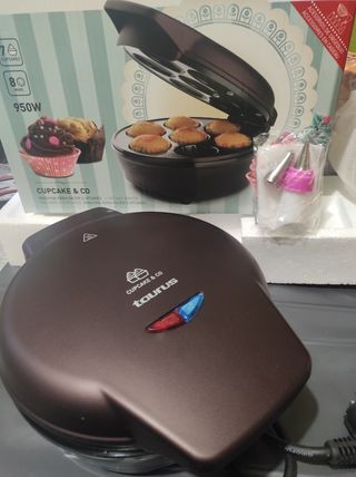 Máquina para hacer cupcakes Taurus 950W