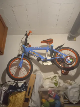 Bicicleta infantil azul