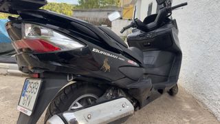 Suzuki Burgman 400 Negra
