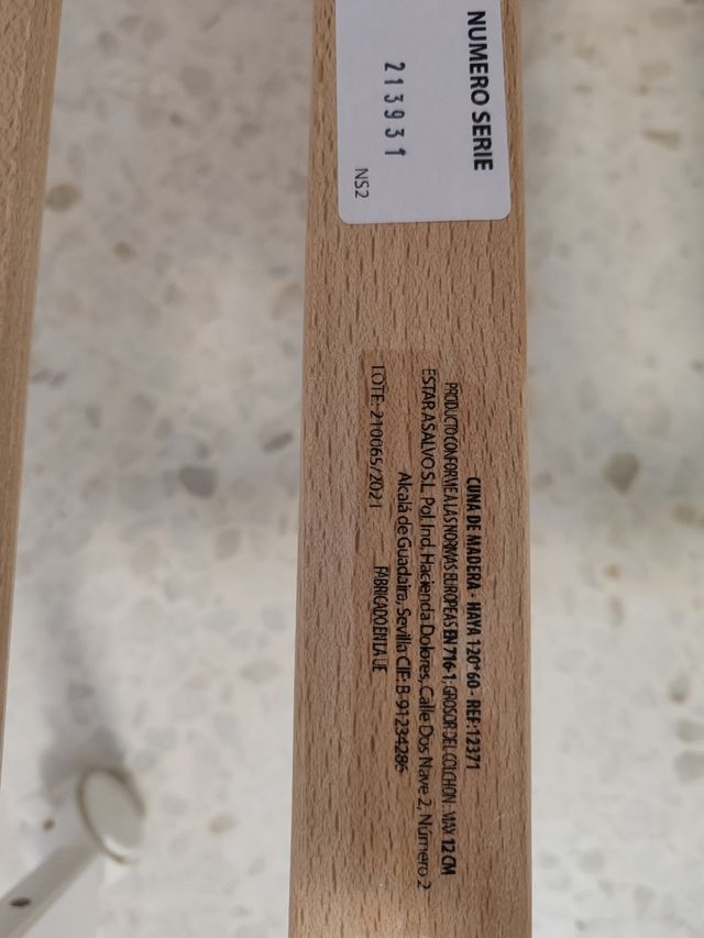 Cuna de madera blanca + colchón + protector