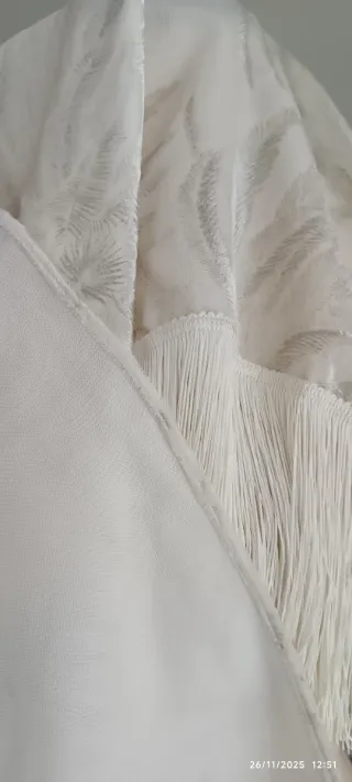 SCIALLE vintage ARGENTO E BIANCO con frange