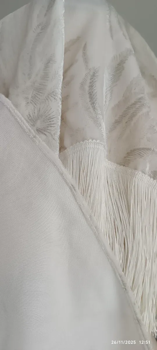 SCIALLE vintage ARGENTO E BIANCO con frange