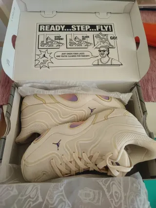 Jordan Beige/Morado