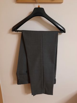 Traje de hombre color gris