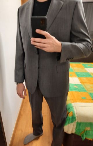 Traje de hombre color gris