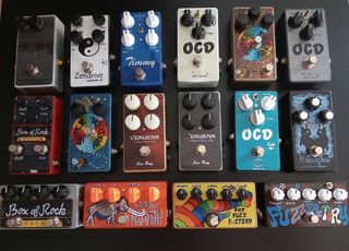 Pedal tipo ANGRY Charlie V3 Black/Red Analogico