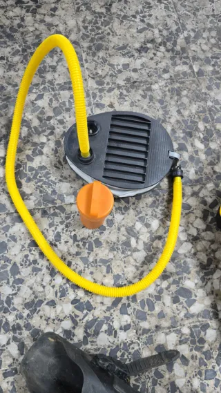 Pato hinchable PVC con motor y accesorios