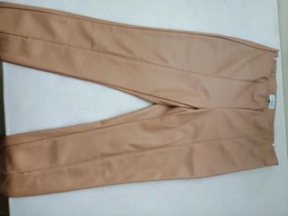 Pantalón polipiel beige
