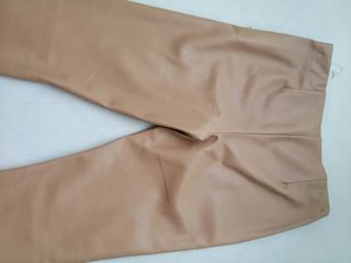 Pantalón polipiel beige