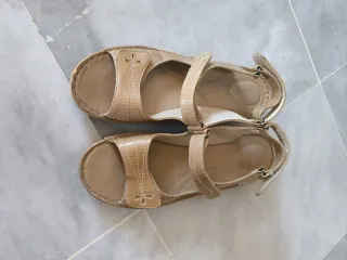 Sandalias Clarks Mujer Beige