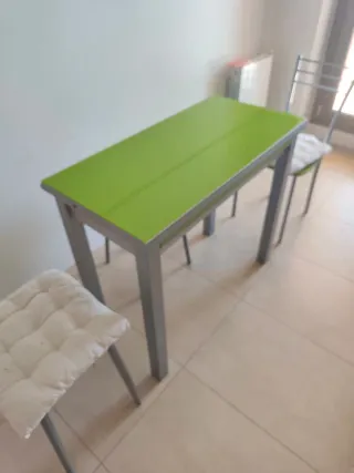 Mesa de cocina extensible verde