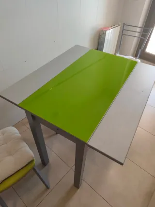 Mesa de cocina extensible verde