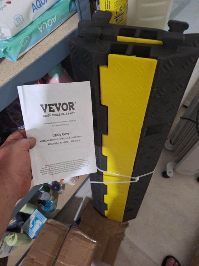 Pasacables VEVOR Rubber+PE Negro/Amarillo