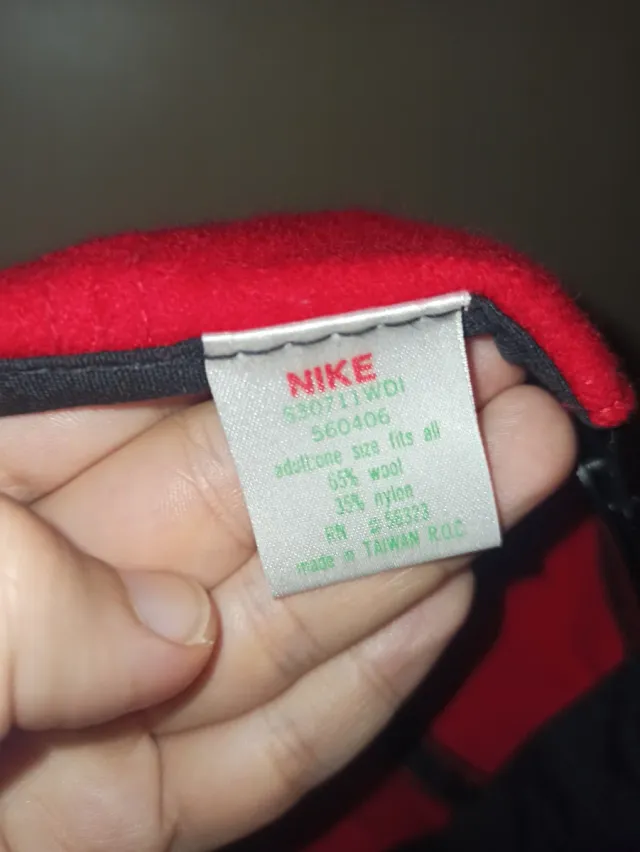 Gorra Jordan Vintage Roja y Negra