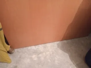 Puerta de madera con cristal. 