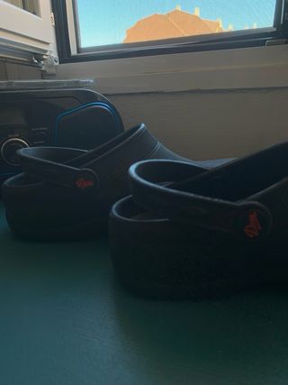 Zuecos sanitarios negros talla 35