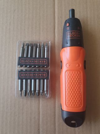 Atornillador Black & Decker KC9006 + Puntas