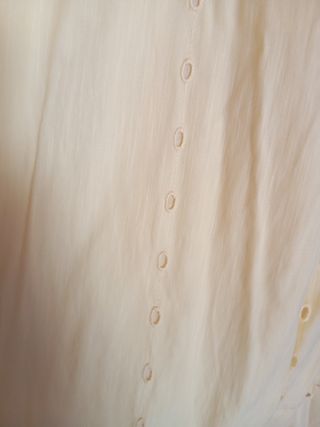 Vestido Zara troquelado y bordado.