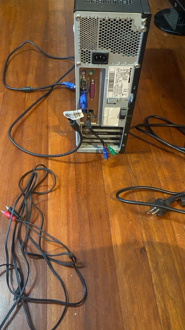 NEC Powermate PC + Teclado + Ratón