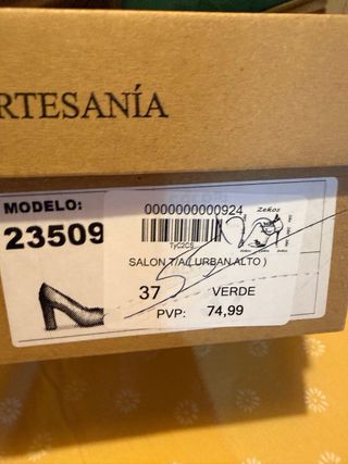 Zapatos de salón Mimao verdes puestos   una hora!!
